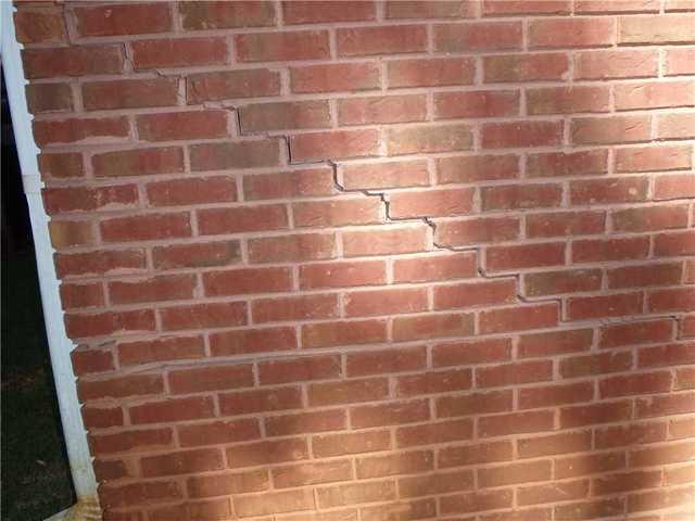 cracked brick stairstep 1