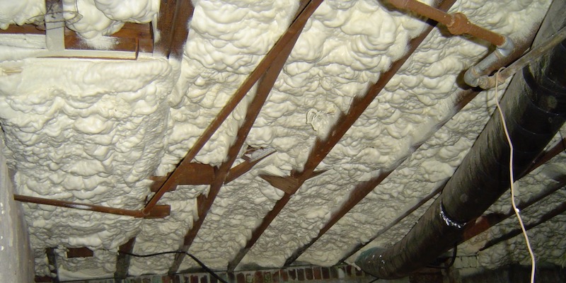 spray foam under floor air barrier insulation