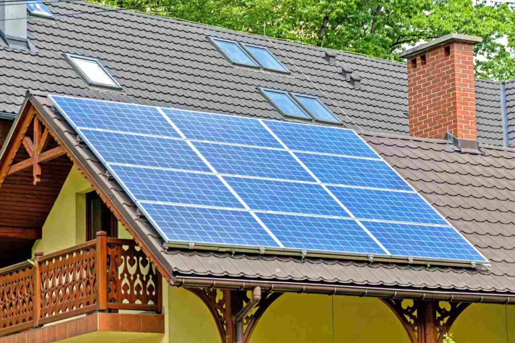 how much roof space needed for solar panels