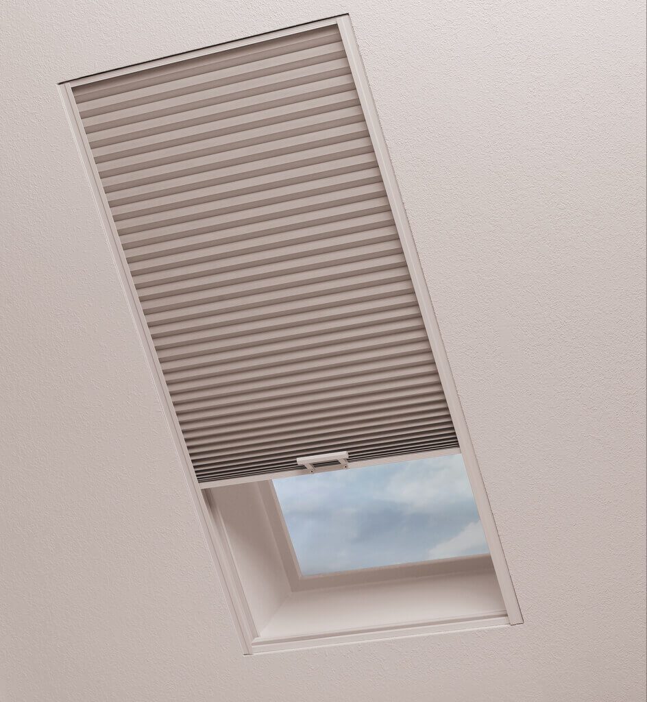 The right sun protection for roof windows